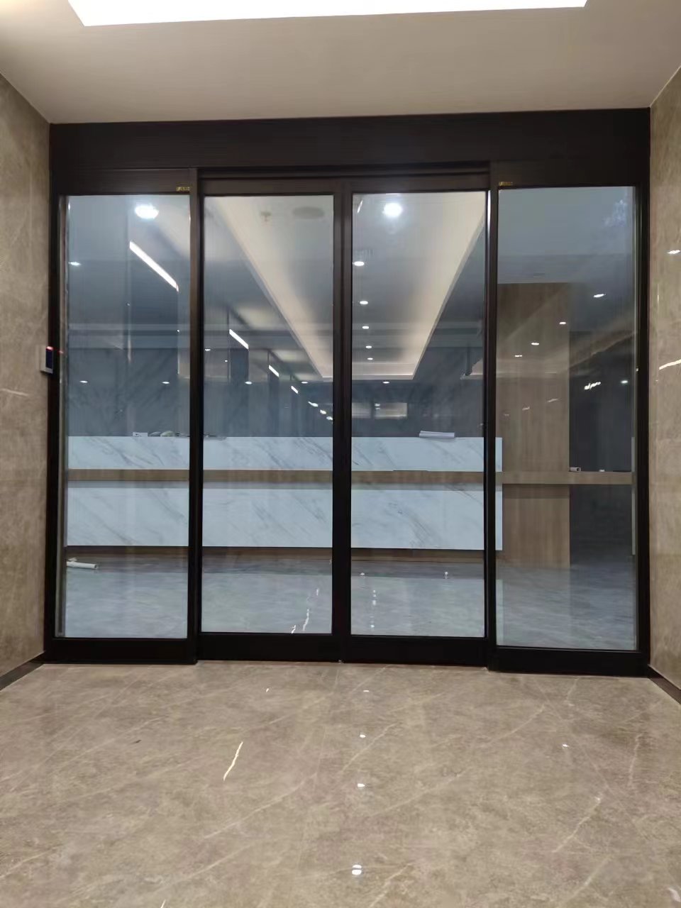 宿豫区玻璃伸缩门
