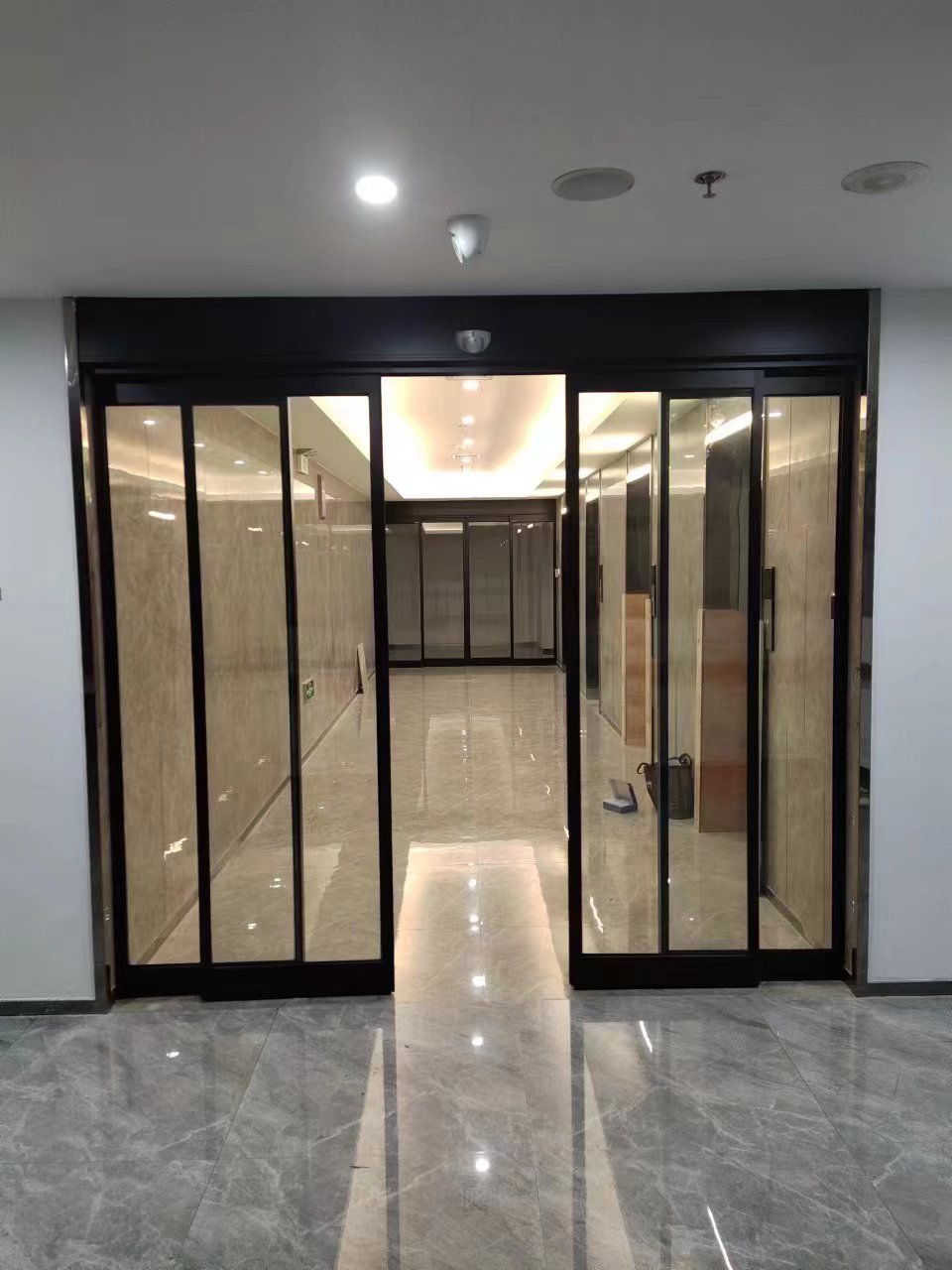 宿豫区玻璃伸缩门
